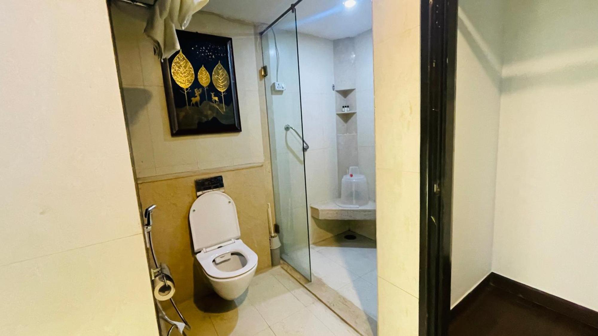 Saltstayz Select - Malcha & Chankyapuri New Delhi Exterior photo